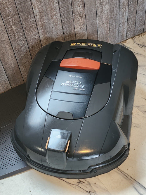 Husqvarna Automower 230 ACX robottiruohonleikkuri – jopa 3 000 m²